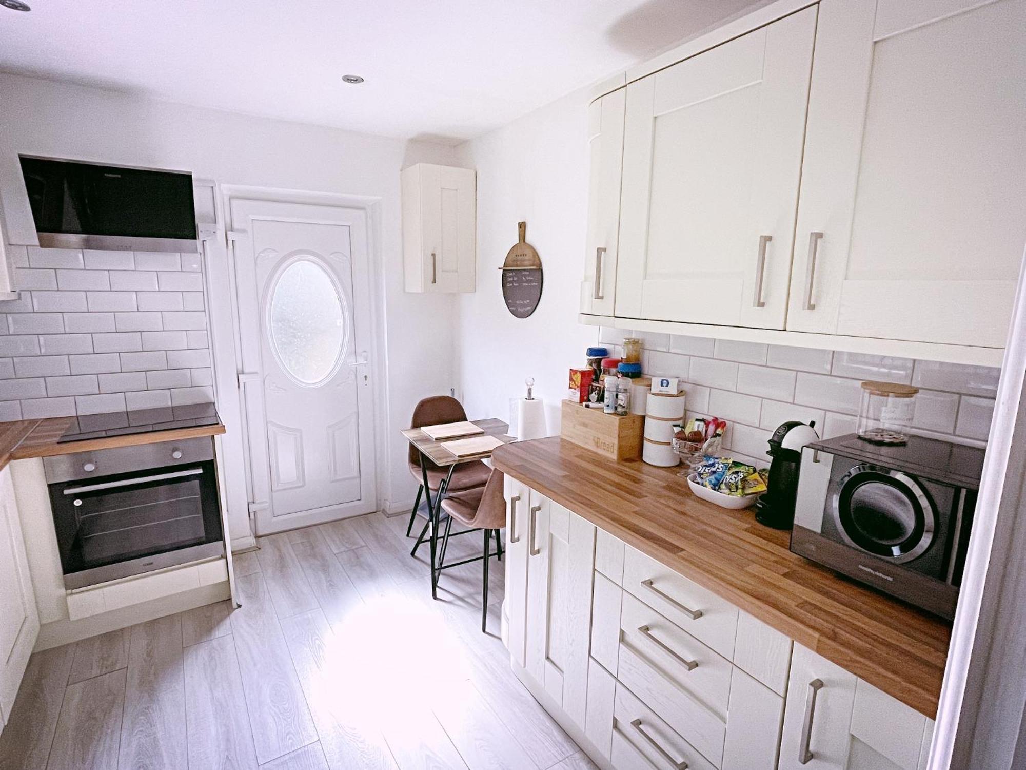 Entire 3-Bedroom Home In Oldham - Guest House Exterior foto